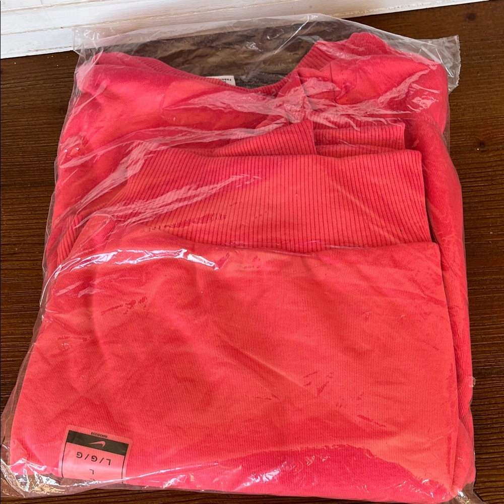 NWT Nike Sportswear Club Fleece:  Kid’s (Girl’s) Large Boxy Crew-neck Sweatshirt - Picture 4 of 6